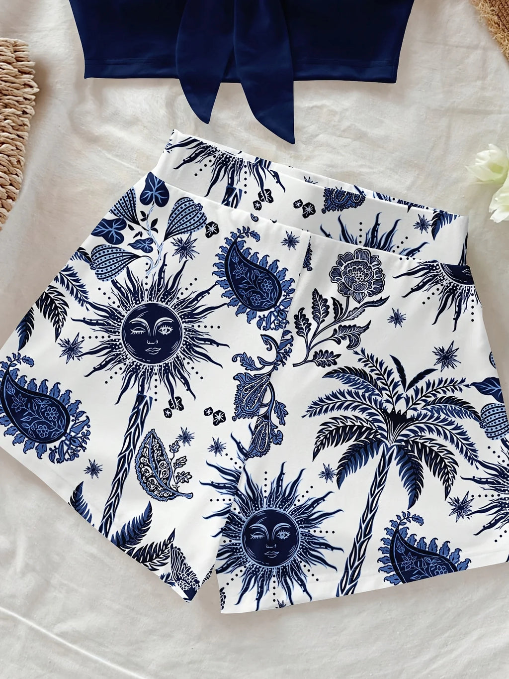 Women's summer vacation coconut tree and Sun God cashew print 2-piece set, suitable for vacation, summer, and fashionable spring